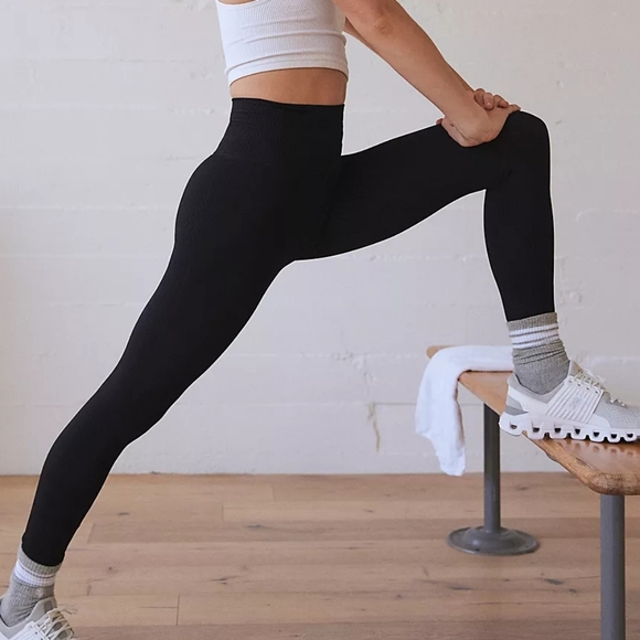 31. Free People High-Rise 7/8 Good Karma Leggings Tropical Pink - Picture 9 of 11